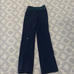 Lululemon Grove Pants. Size 2